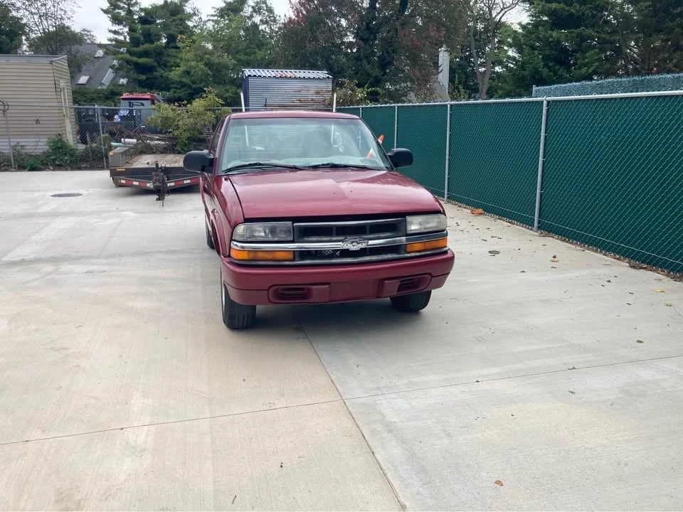 2000 Chevrolet S-10 - Image 3 of 4