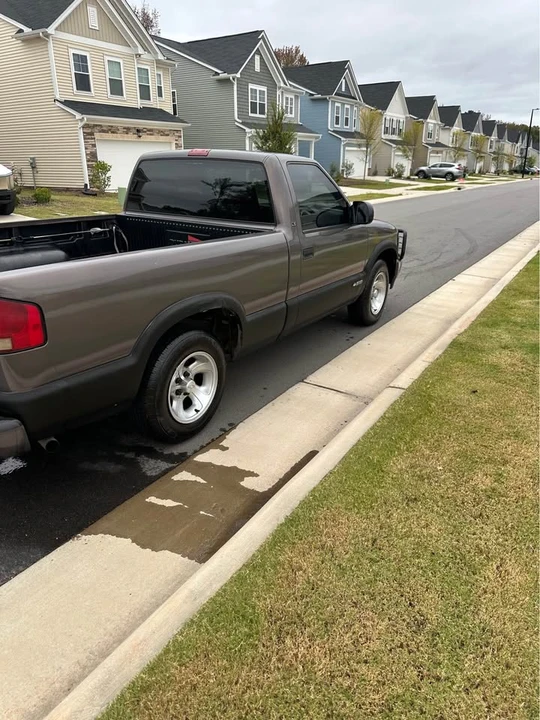 2000 Chevrolet S-10 - Image 3 of 6