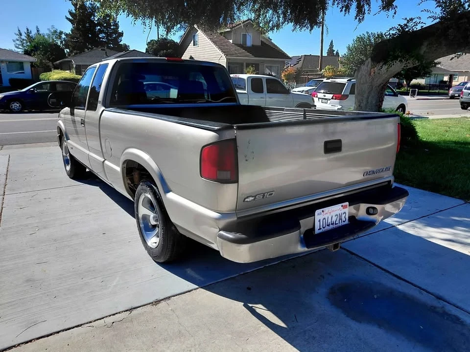 2000 Chevrolet S-10 - Image 3 of 9