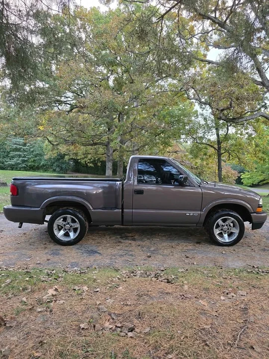 2000 Chevrolet S-10 - Image 2 of 20