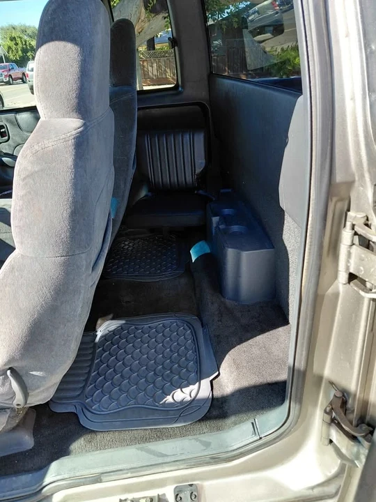 2000 Chevrolet S-10 - Image 6 of 9