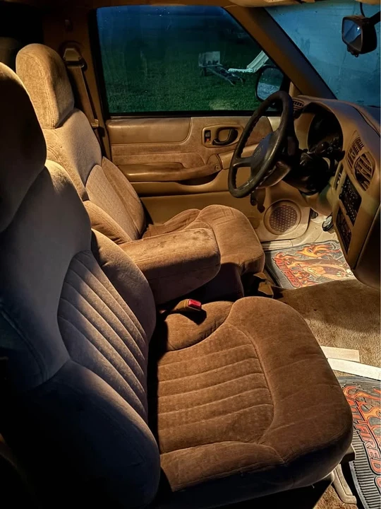 2000 Chevrolet S-10 - Image 5 of 5