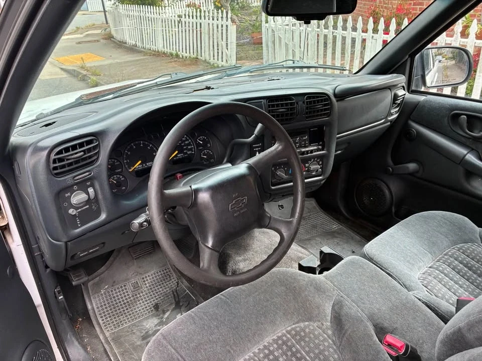 2000 Chevrolet S-10 - Image 8 of 10