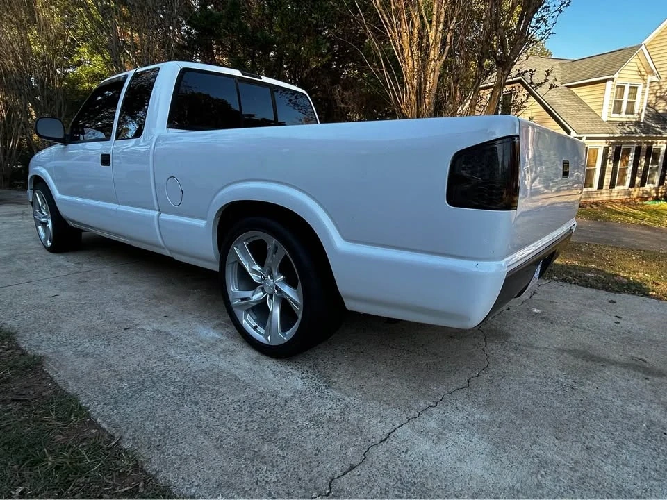 2000 Chevrolet S-10 - Image 3 of 6