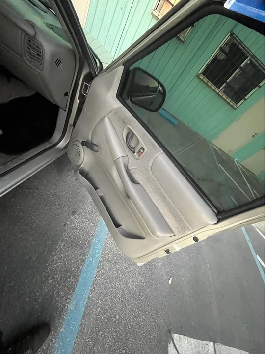 2000 Chevrolet S-10 - Image 7 of 11