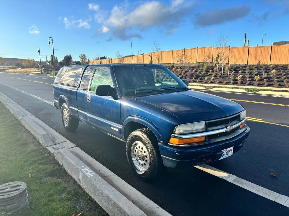 2000 Chevrolet S-10 - Image 4 of 8