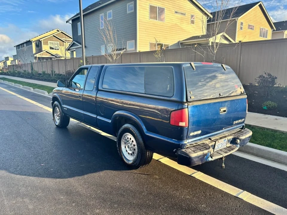 2000 Chevrolet S-10 - Image 2 of 8
