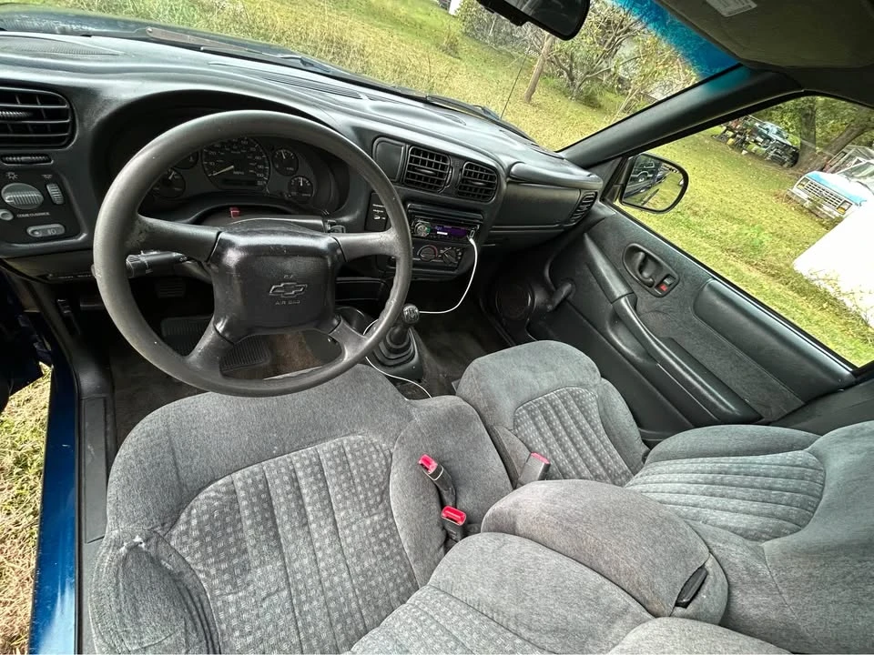 2000 Chevrolet S-10 - Image 9 of 10