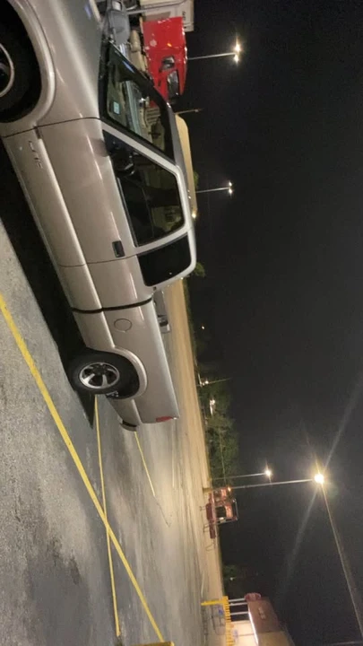 2000 Chevrolet S-10 - Image 2 of 2
