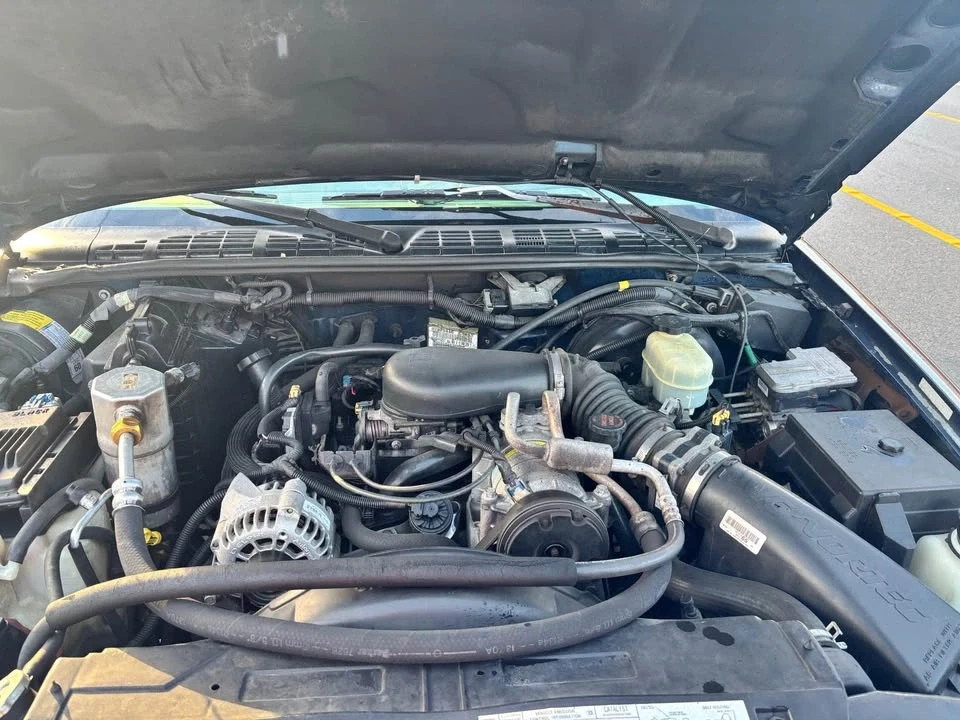 2000 Chevrolet S-10 - Image 8 of 8