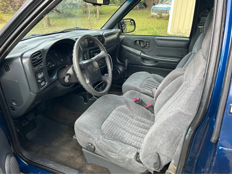 2000 Chevrolet S-10 - Image 10 of 10