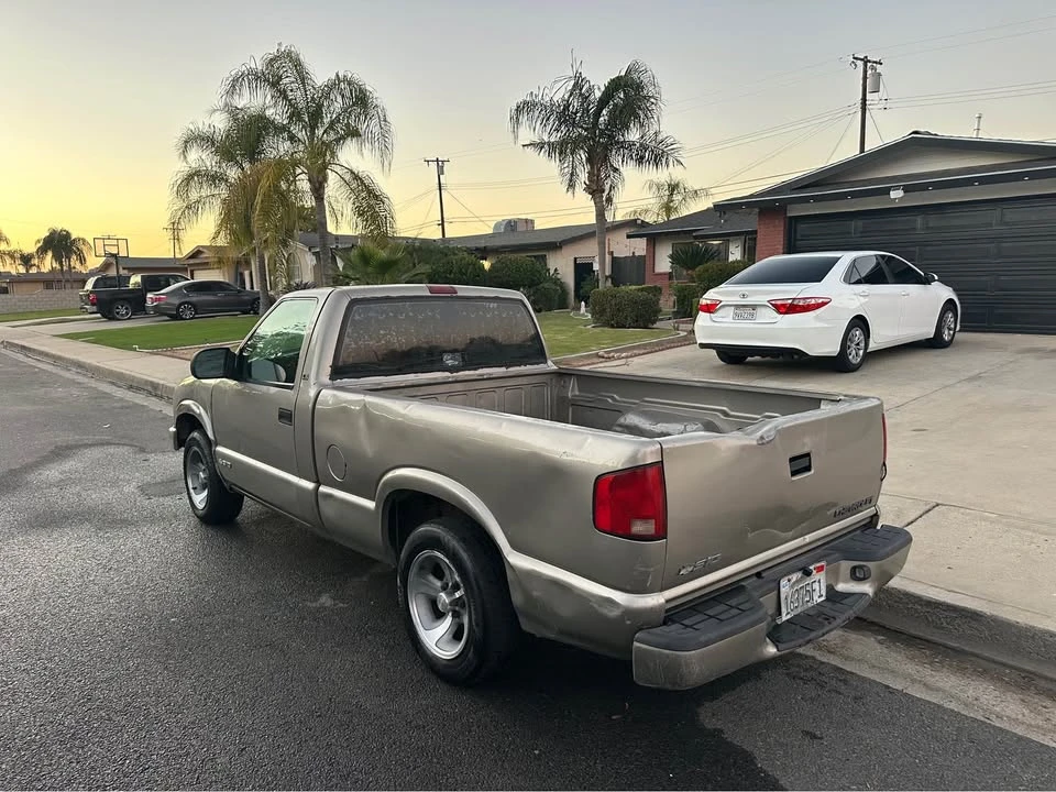 2000 Chevrolet S-10 - Image 6 of 11