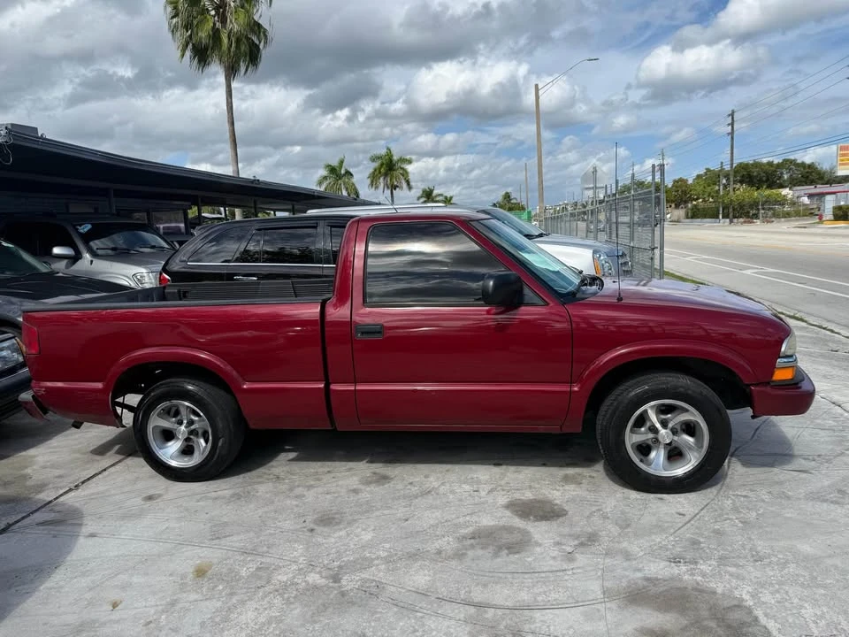 2000 Chevrolet S-10 - Image 4 of 17