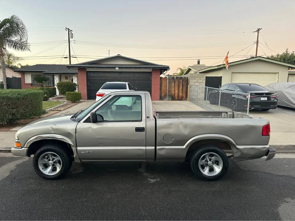 2000 Chevrolet S-10 - Image 4 of 11