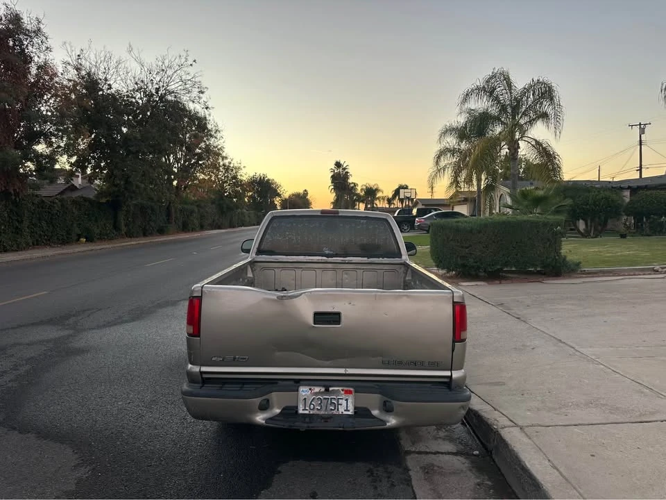 2000 Chevrolet S-10 - Image 7 of 11