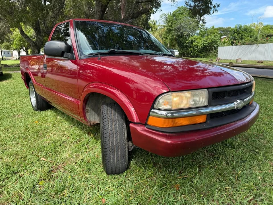 2000 Chevrolet S-10 - Image 7 of 17