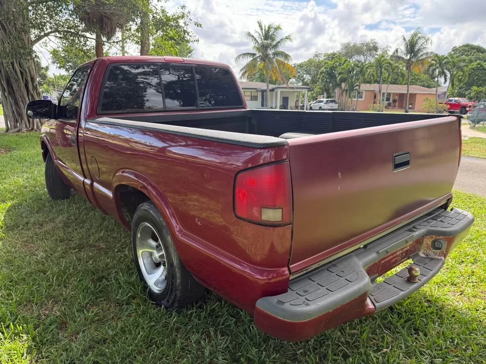 2000 Chevrolet S-10 - Image 8 of 17