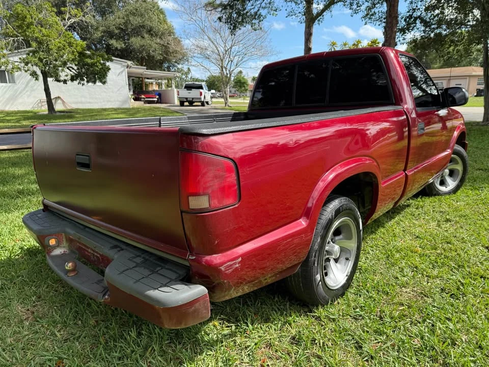 2000 Chevrolet S-10 - Image 10 of 17
