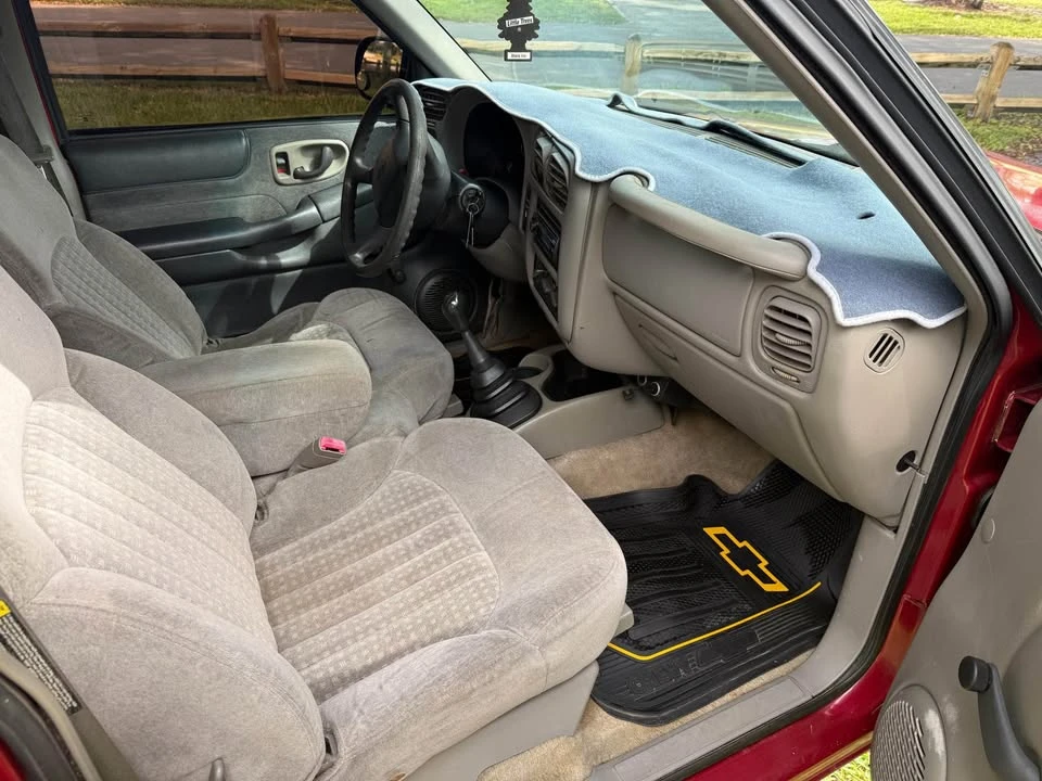 2000 Chevrolet S-10 - Image 14 of 17