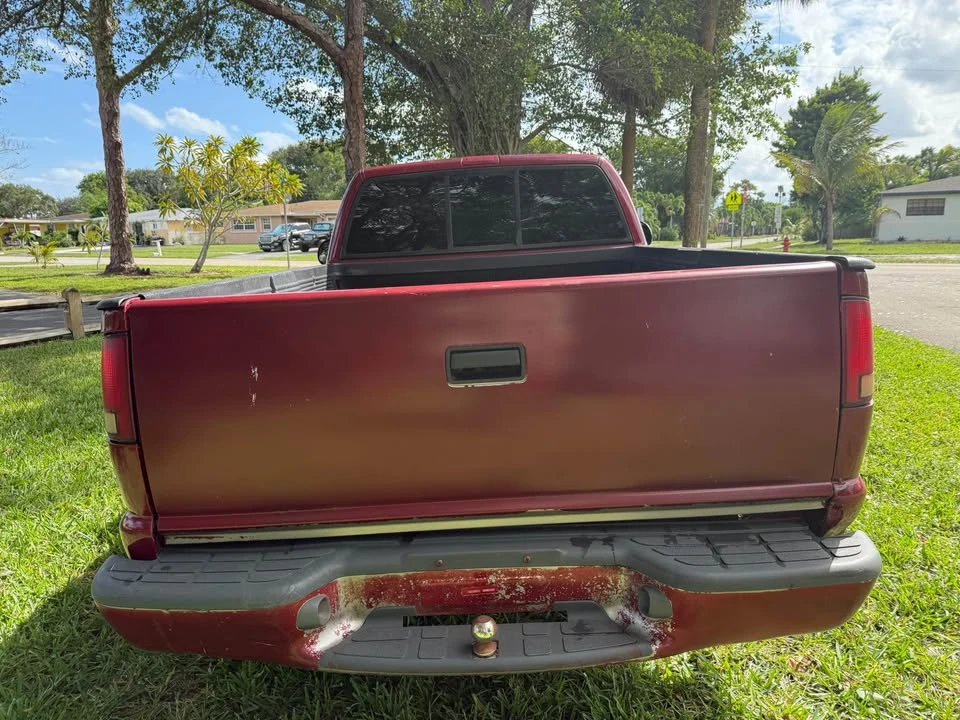 2000 Chevrolet S-10 - Image 11 of 17