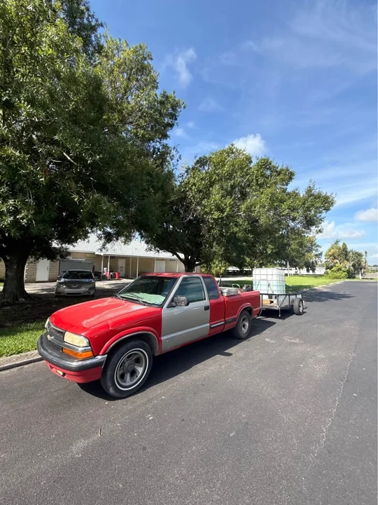 2000 Chevrolet S-10 - Image 3 of 3