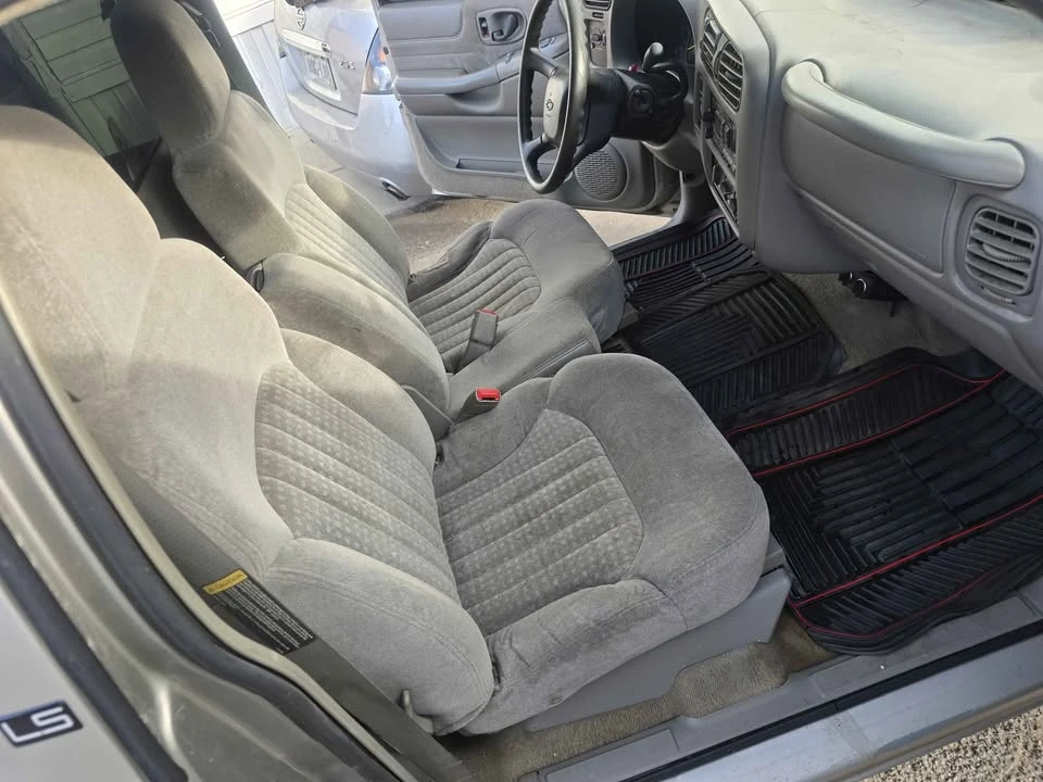 2000 Chevrolet S-10 - Image 5 of 5