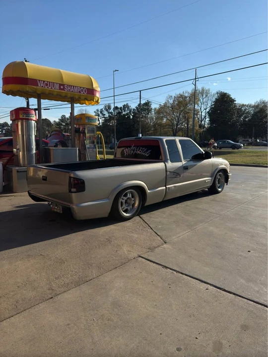 2000 Chevrolet S-10 - Image 4 of 8
