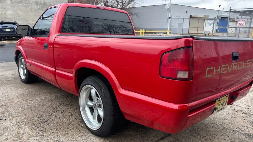 2000 Chevrolet S-10 - Image 11 of 12