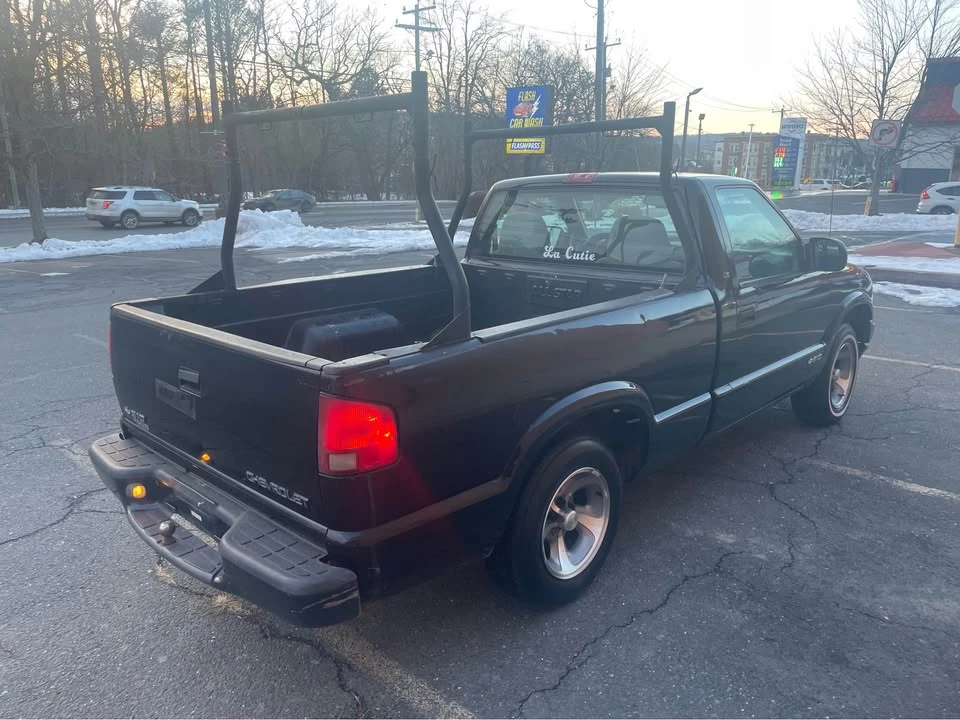 2000 Chevrolet S-10 - Image 3 of 15