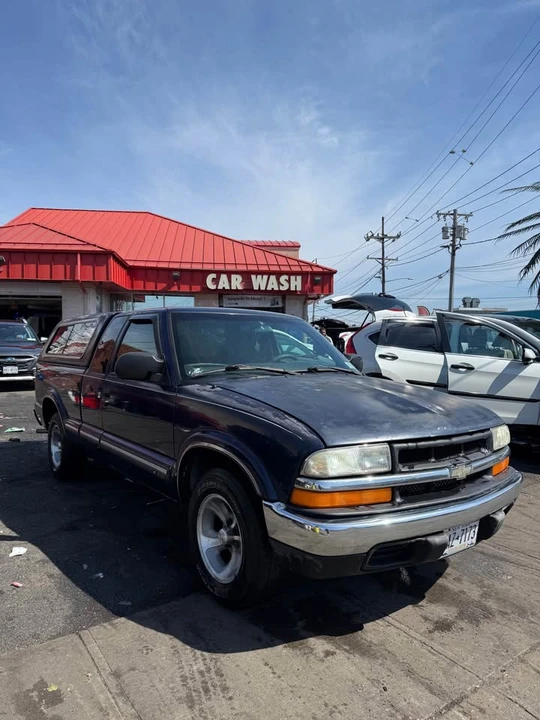 2000 Chevrolet S-10 - Image 2 of 7