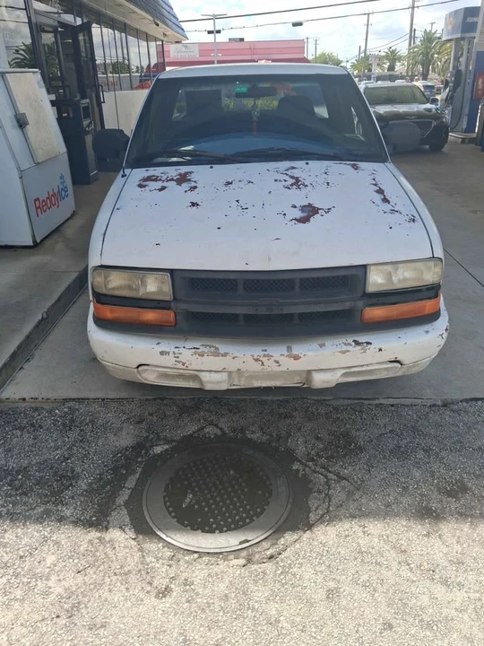 2000 Chevrolet S-10 - Image 7 of 11