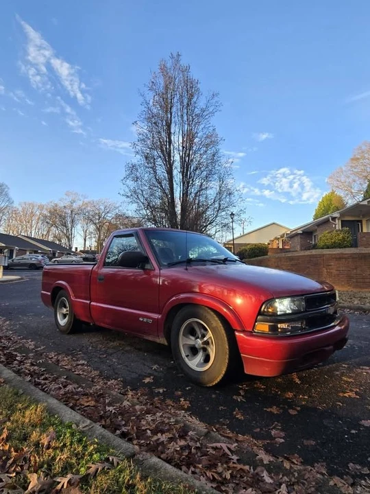 2000 Chevrolet S-10 - Image 3 of 10