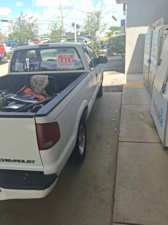 2000 Chevrolet S-10 - Image 9 of 11