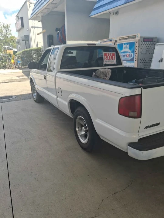 2000 Chevrolet S-10 - Image 10 of 11