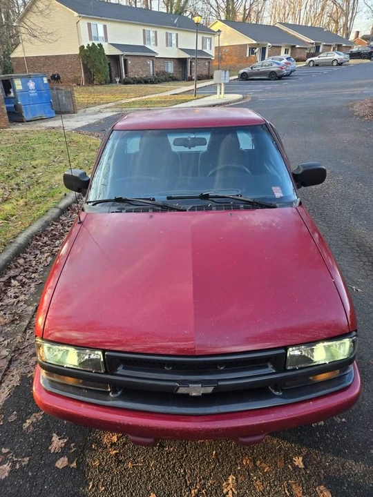 2000 Chevrolet S-10 - Image 2 of 10