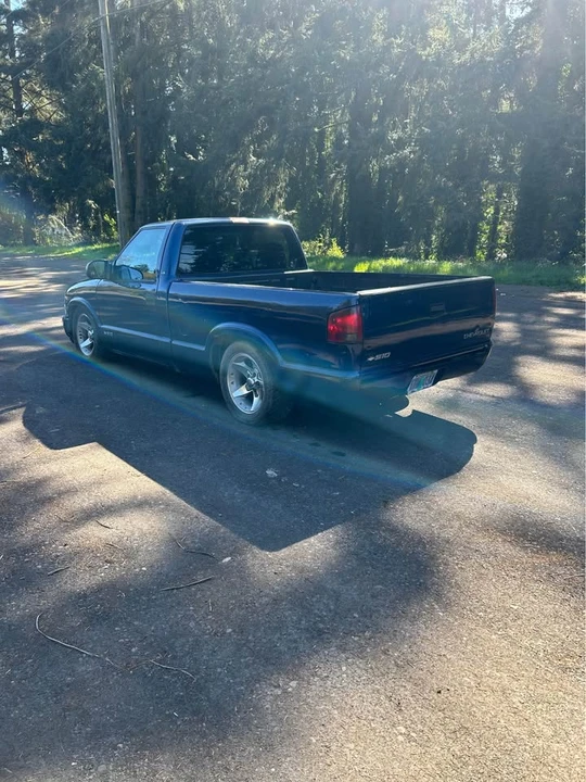 2000 Chevrolet S-10 - Image 3 of 10