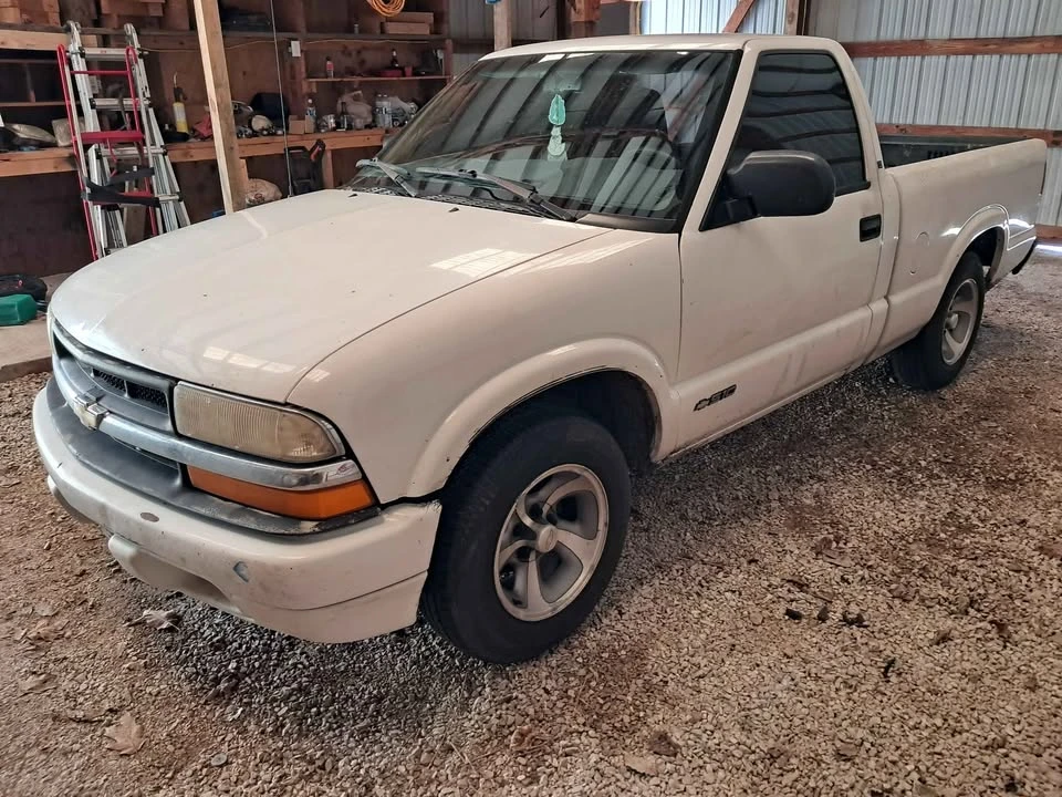 2000 Chevrolet S-10 - Image 4 of 8