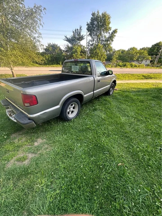 2000 Chevrolet S-10 - Image 6 of 7
