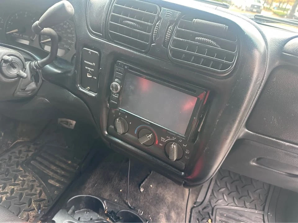 2000 Chevrolet S-10 - Image 5 of 6