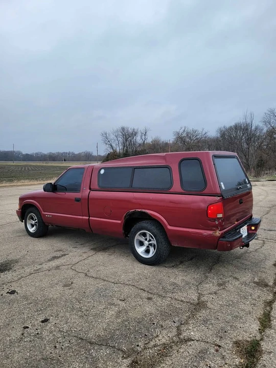 2000 Chevrolet S-10 - Image 3 of 13