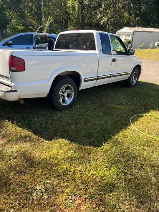 2000 Chevrolet S-10 - Image 5 of 9