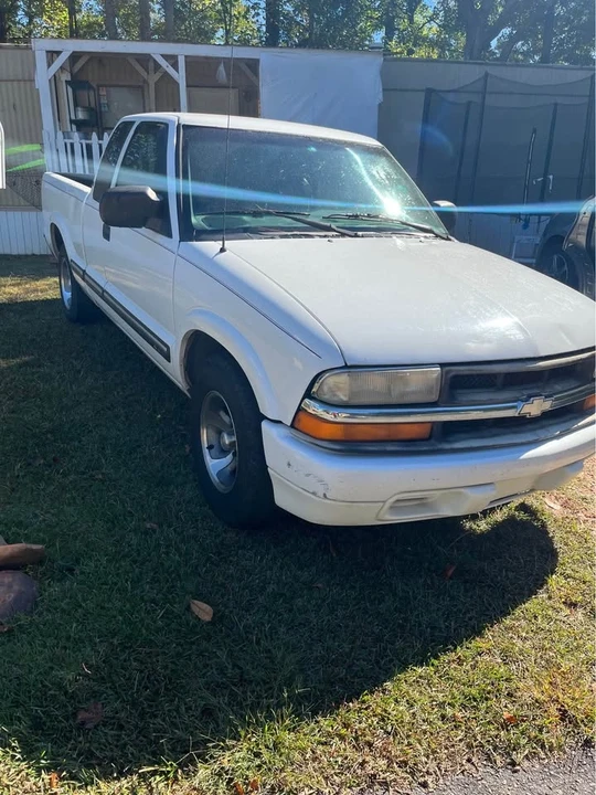 2000 Chevrolet S-10 - Image 6 of 9