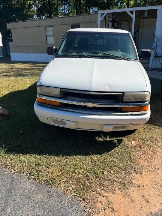 2000 Chevrolet S-10 - Image 8 of 9