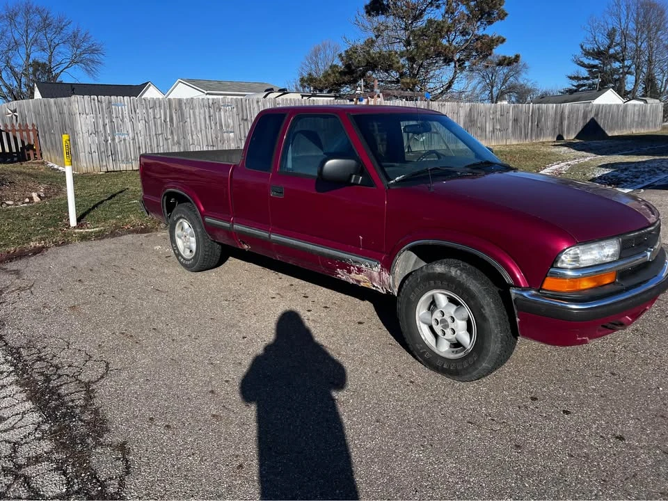 2000 Chevrolet S-10 - Image 3 of 7