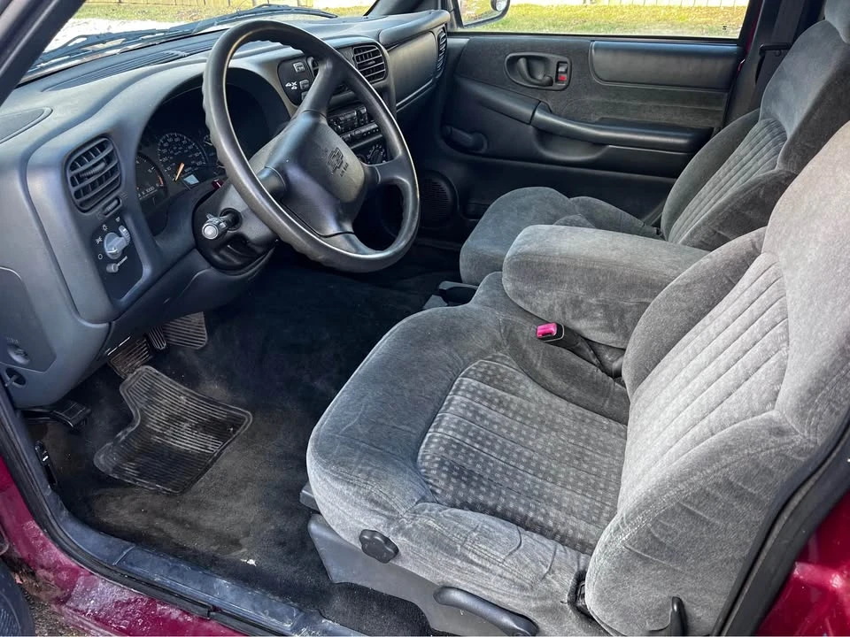 2000 Chevrolet S-10 - Image 6 of 7
