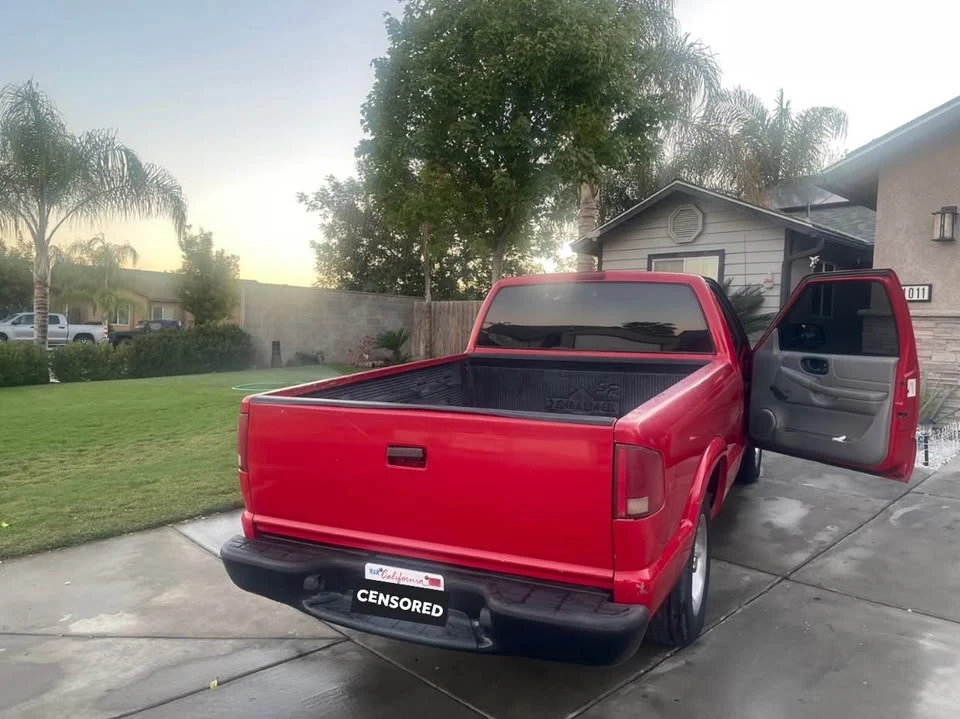 2000 Chevrolet S-10 - Image 5 of 6