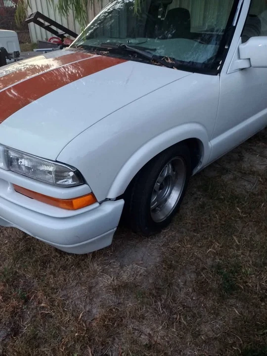 2000 Chevrolet S-10 - Image 3 of 16