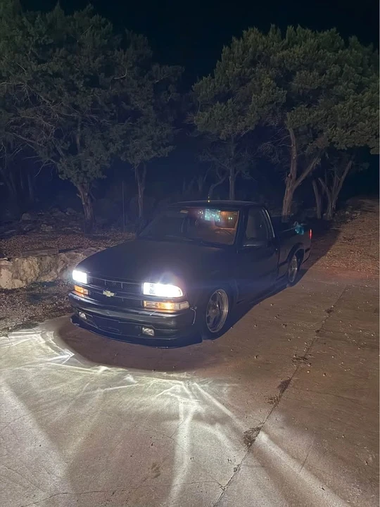 2000 Chevrolet S-10 - Image 4 of 11