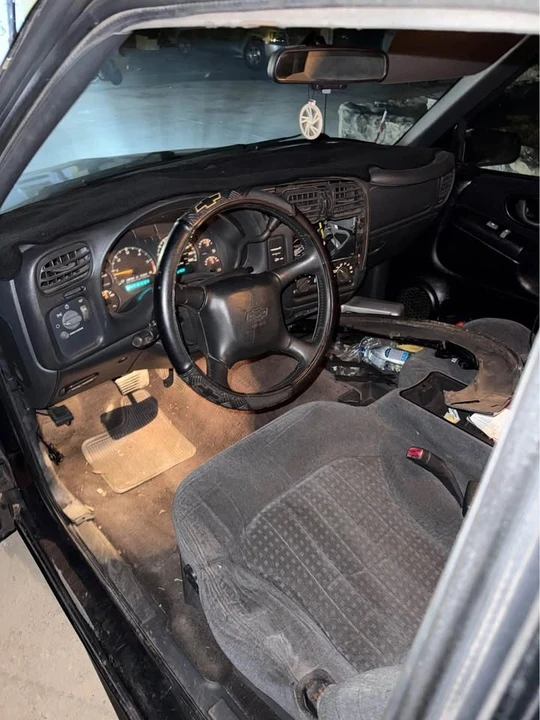 2000 Chevrolet S-10 - Image 5 of 11