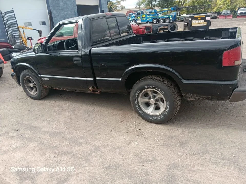 2000 Chevrolet S-10 - Image 2 of 6